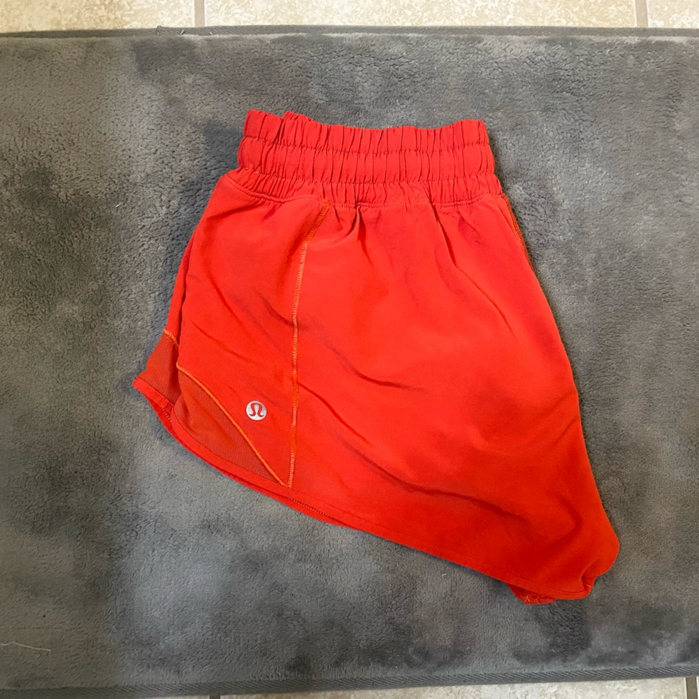 Carnation Red Hotty Hot Shorts Lululemon 2.5 inch